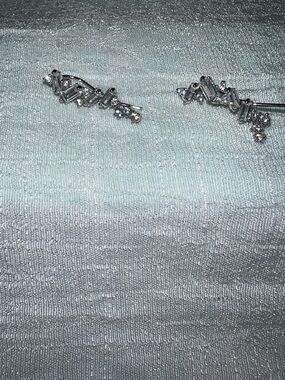 Unk Silver Crystal Ear Climbers